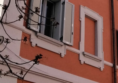 ristrutturazione con decorazioni in stile classico